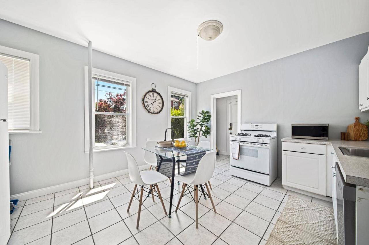 Cozy Up In 5Br Apt Near Charming Oak Square Boston Exterior foto